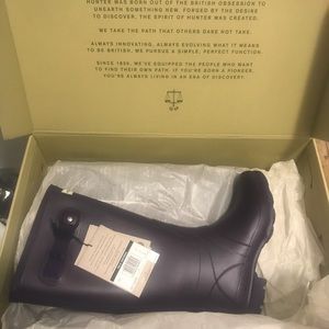 Hunter Field Huntress boot size 8 dark iris purple
